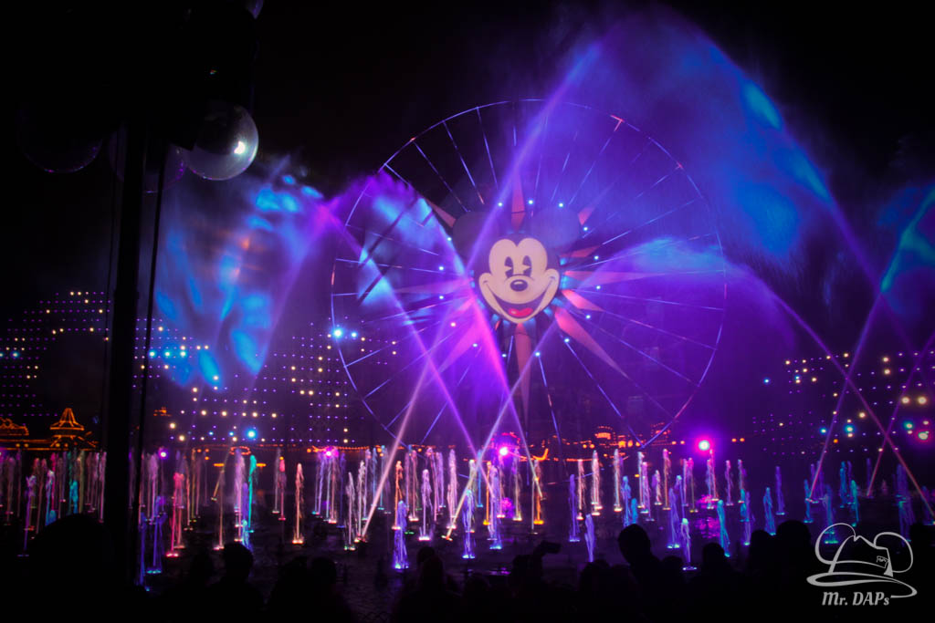Disneyland Nighttime Spectaculars Being Added to Disney MaxPass Offerings