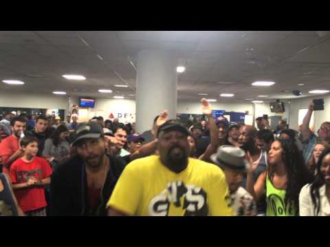 VIDEO: The Lion King & Aladdin Broadway Casts Airport Sing-Off
