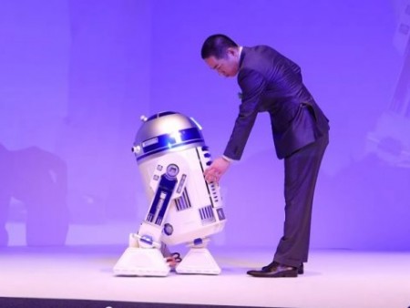 Japan Creates Life-Size R2-D2 Refrigerator