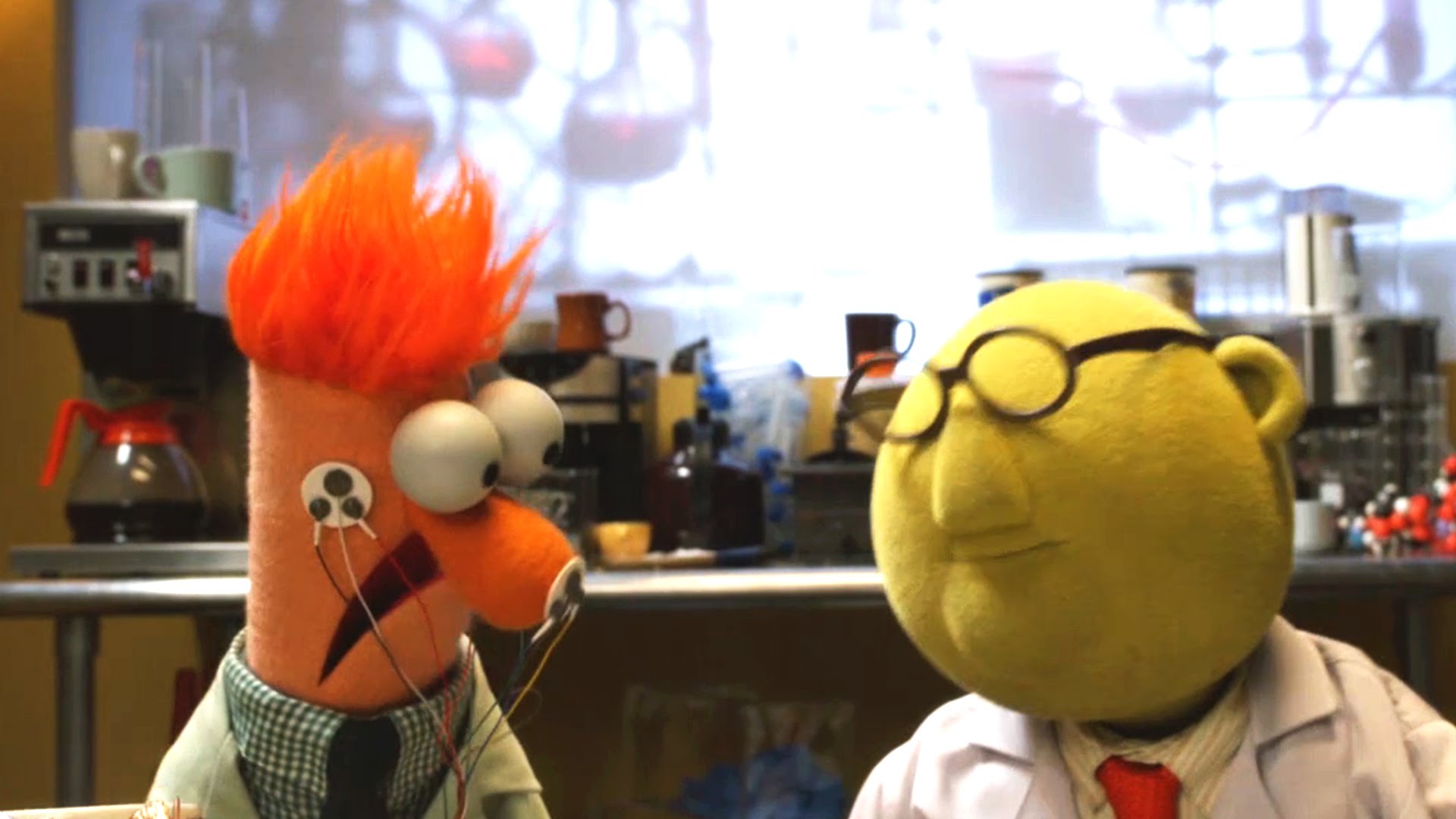 Muppets Music Video: Flowers On The Wall with Bunsen and Beaker