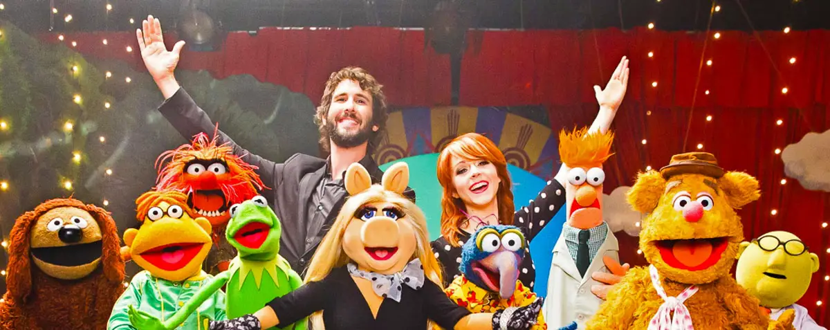 Josh Groban and Lindsey Stirling with The Muppets in Pure Imagination Music Video