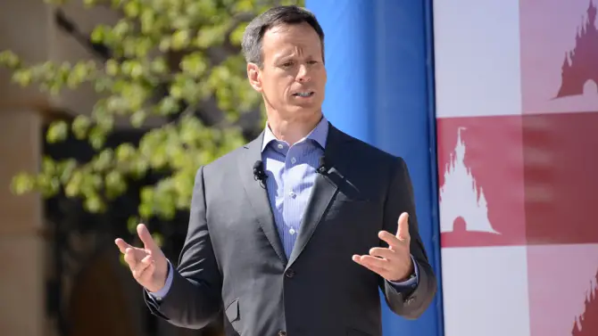 Disney’s COO Tom Staggs Steps Down from Company