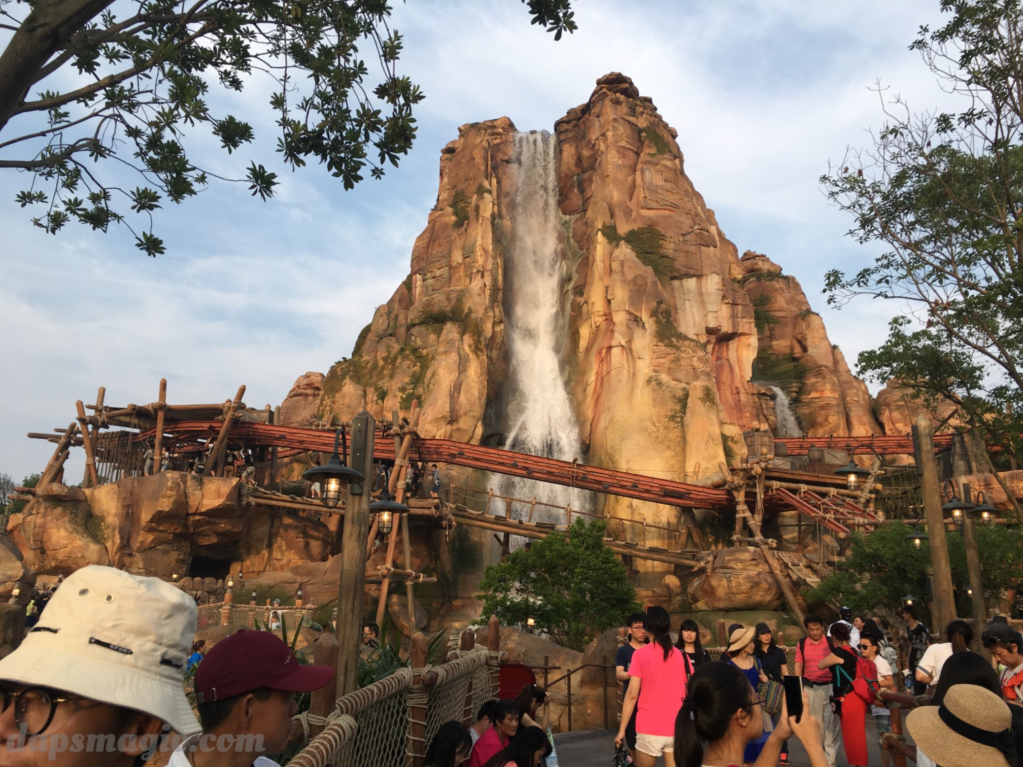 Adventure Isle – Shanghai Disneyland In Detail