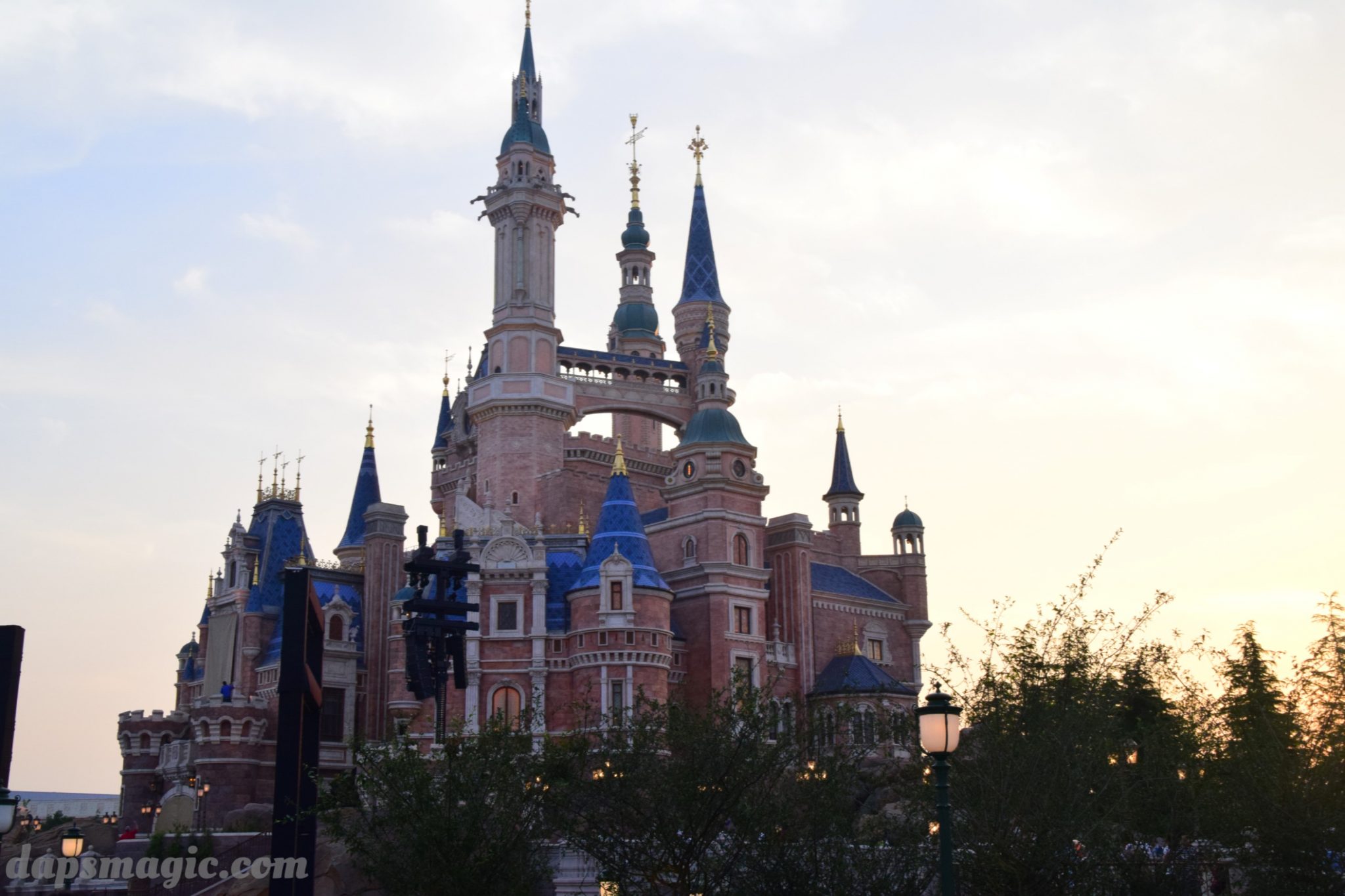 Gardens of Imagination – Shanghai Disneyland In Detail