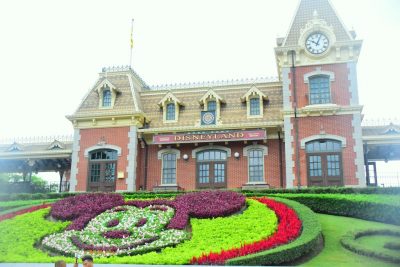 Entering Main Street – Hong Kong Disneyland In Detail