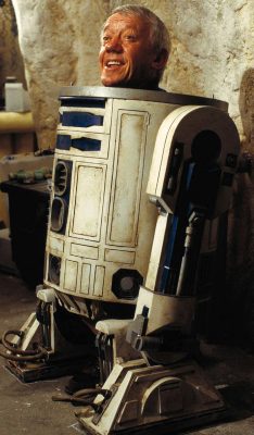 Kenny Baker, R2-D2 Actor, Dead at 83