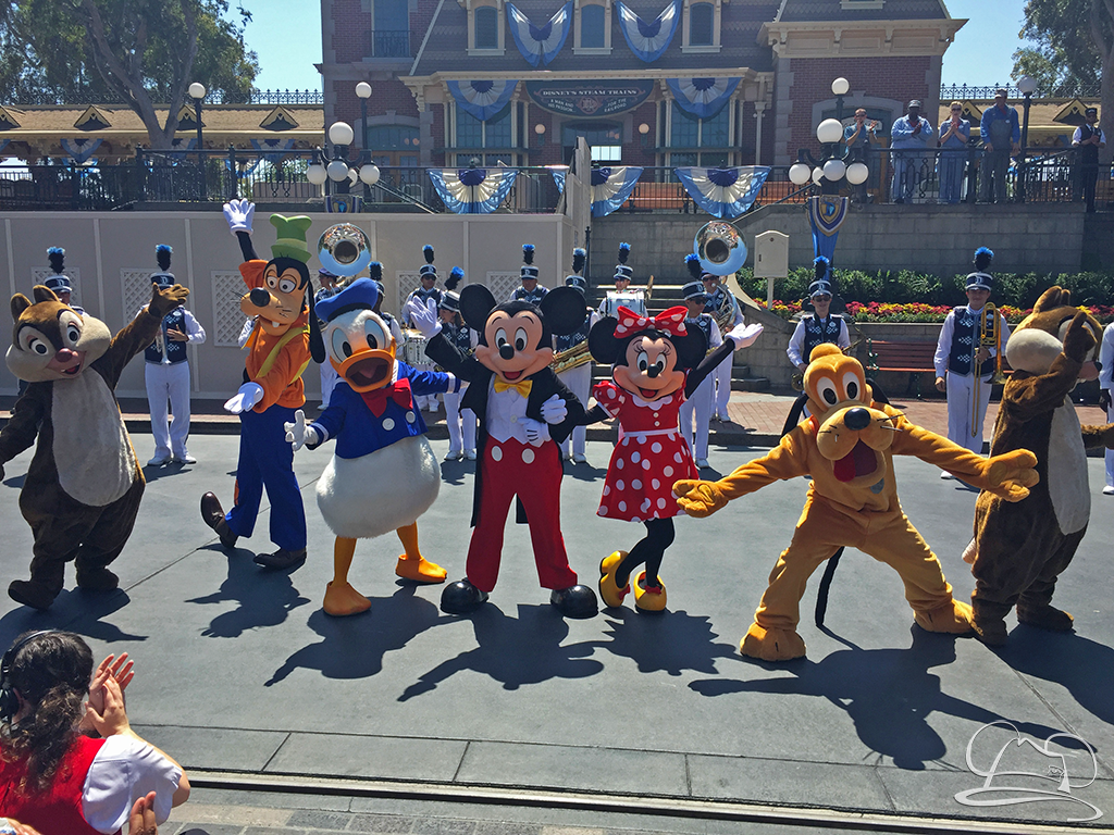 How To Enjoy Disneyland By Yourself [UPDATED]