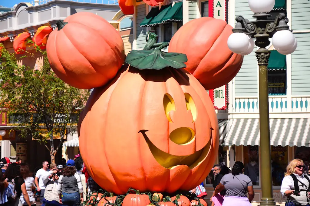 It’s Halloween Time At Disneyland! – A Look At Tower of Terror, Haunted Mansion Holiday, And More