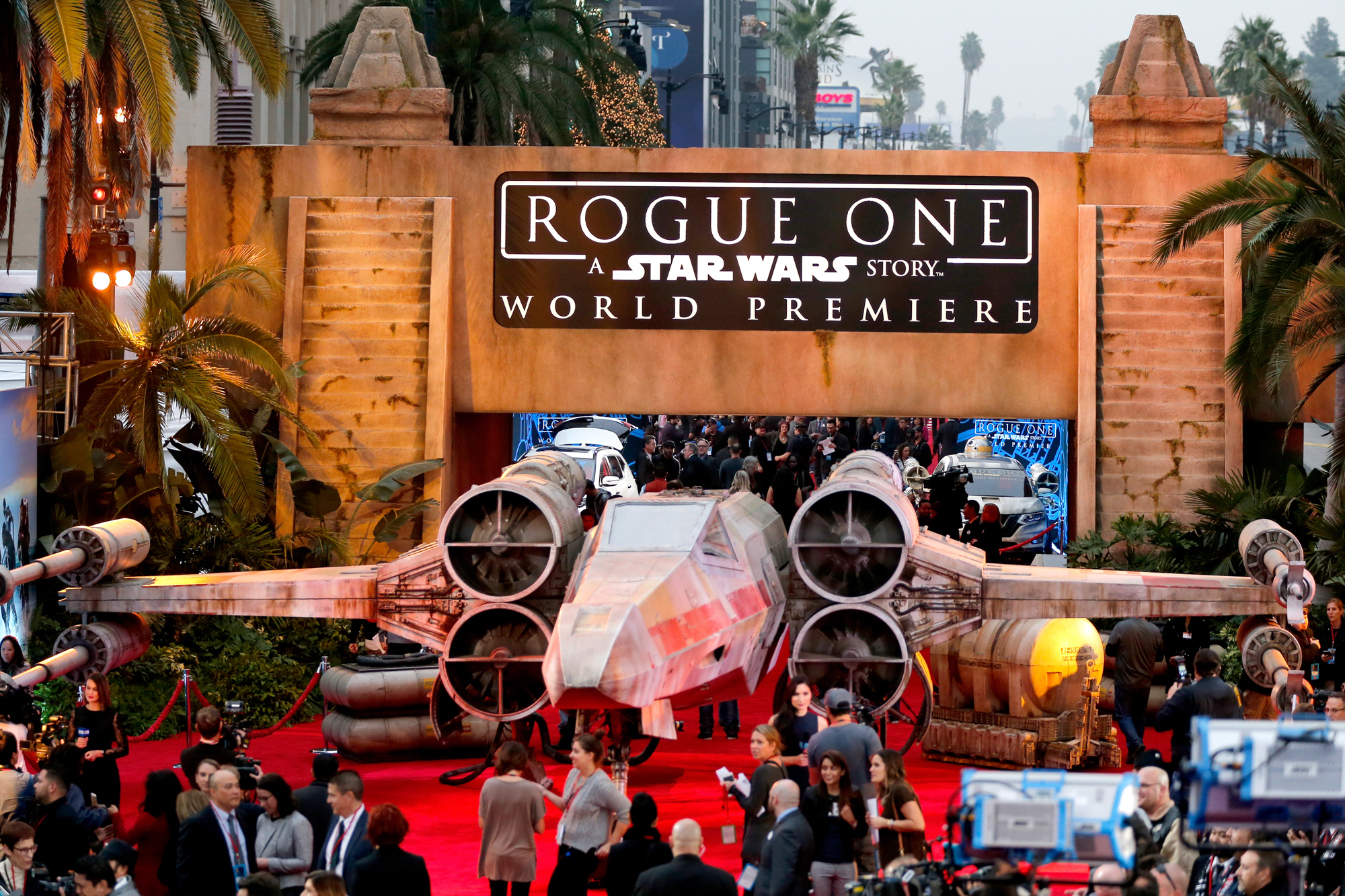 Rogue One: A Star Wars Story Has Powerful Premiere at Hollywood’s Pantages Theatre