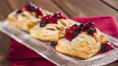 Look at These Epcot International Flower & Garden Festival Menus!