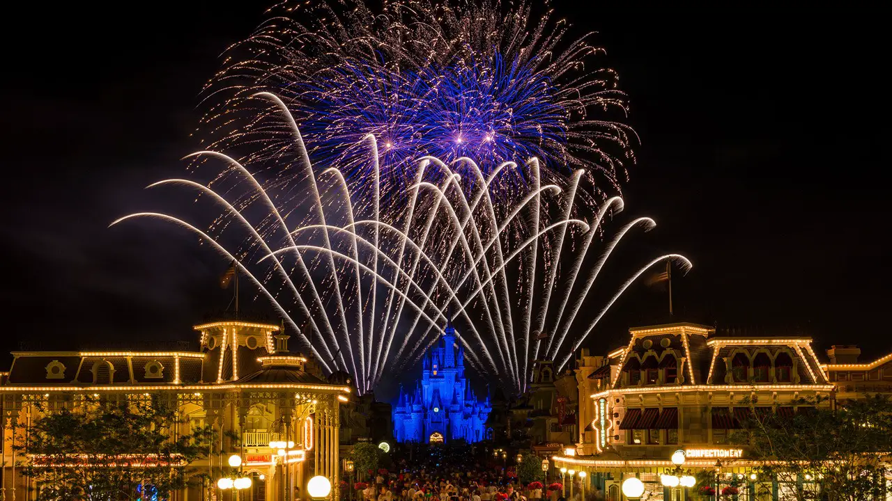 Wishes Nighttime Spectacular Fireworks at Walt Disney World
