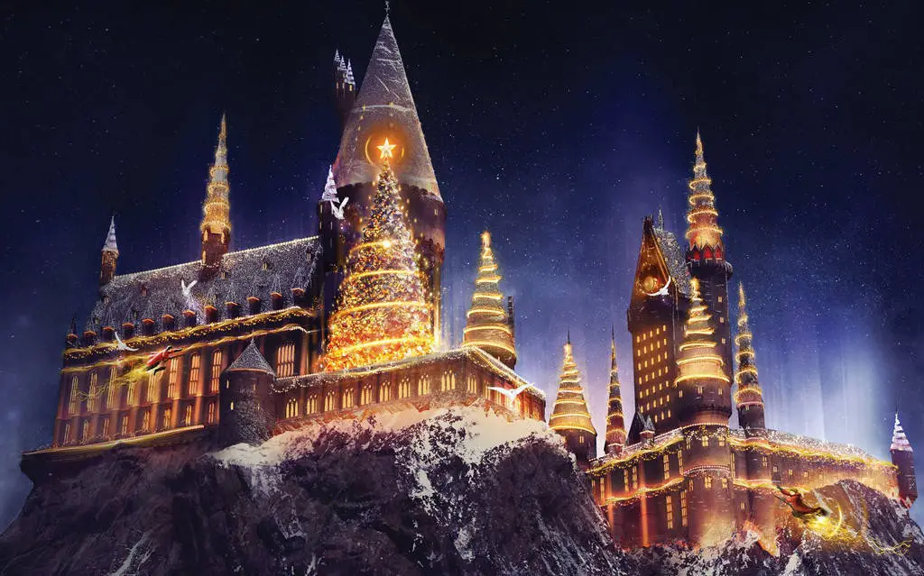 Christmas Comes to the Wizarding World of Harry Potter at Universal Studios Hollywood!