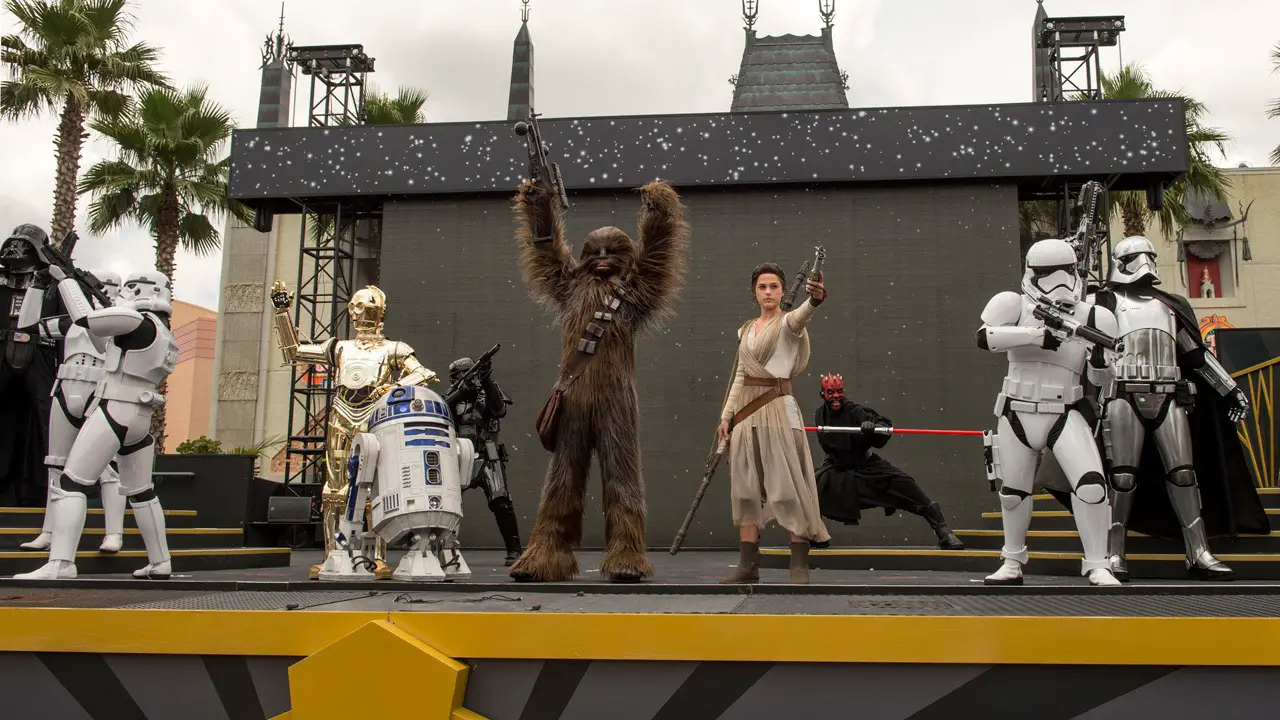 Rey - Star Wars: A Galaxy Far, Far Away - Disney's Hollywood Studios