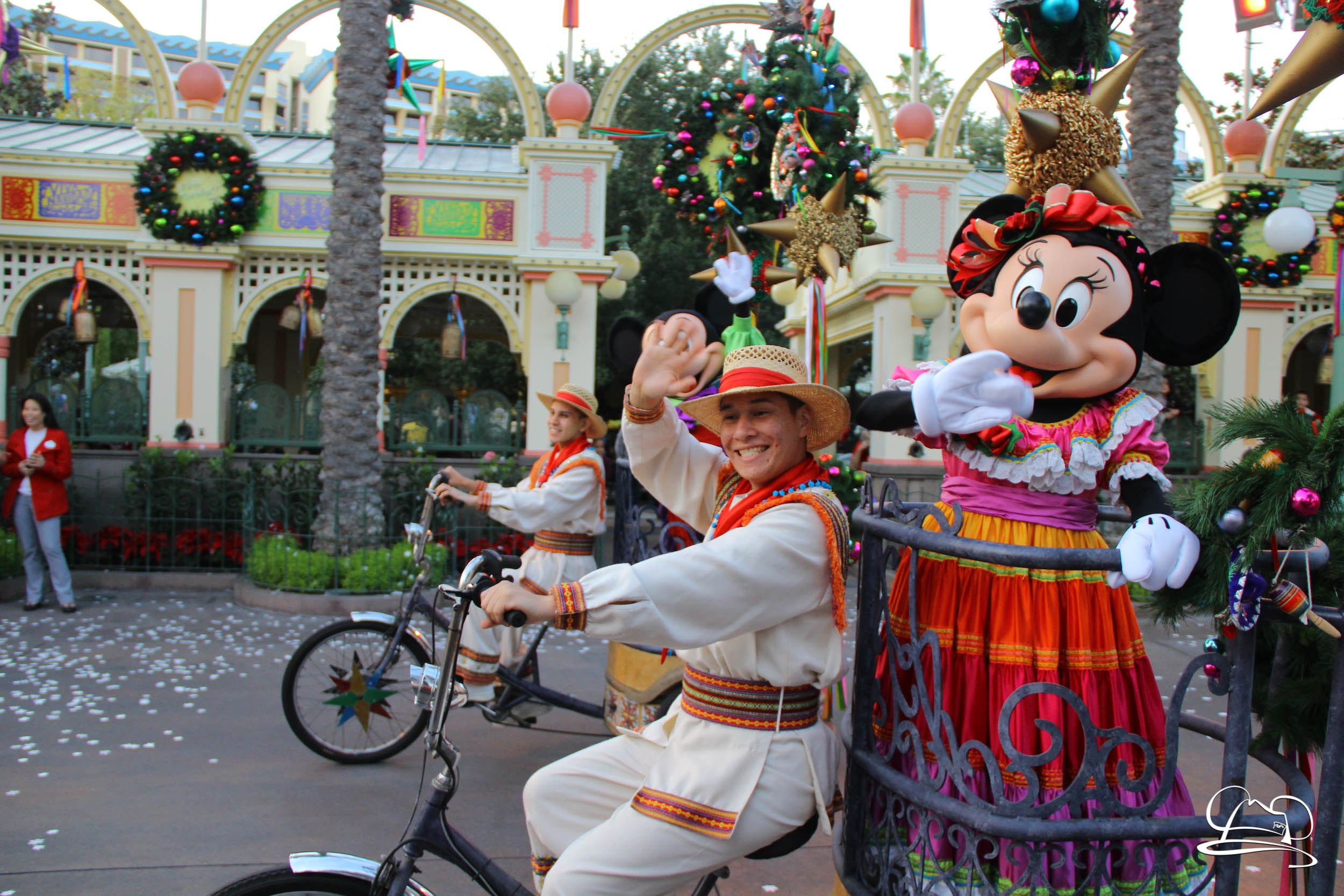 Disney ¡Viva Navidad! Festival of Holidays Disneyland Resor Daps