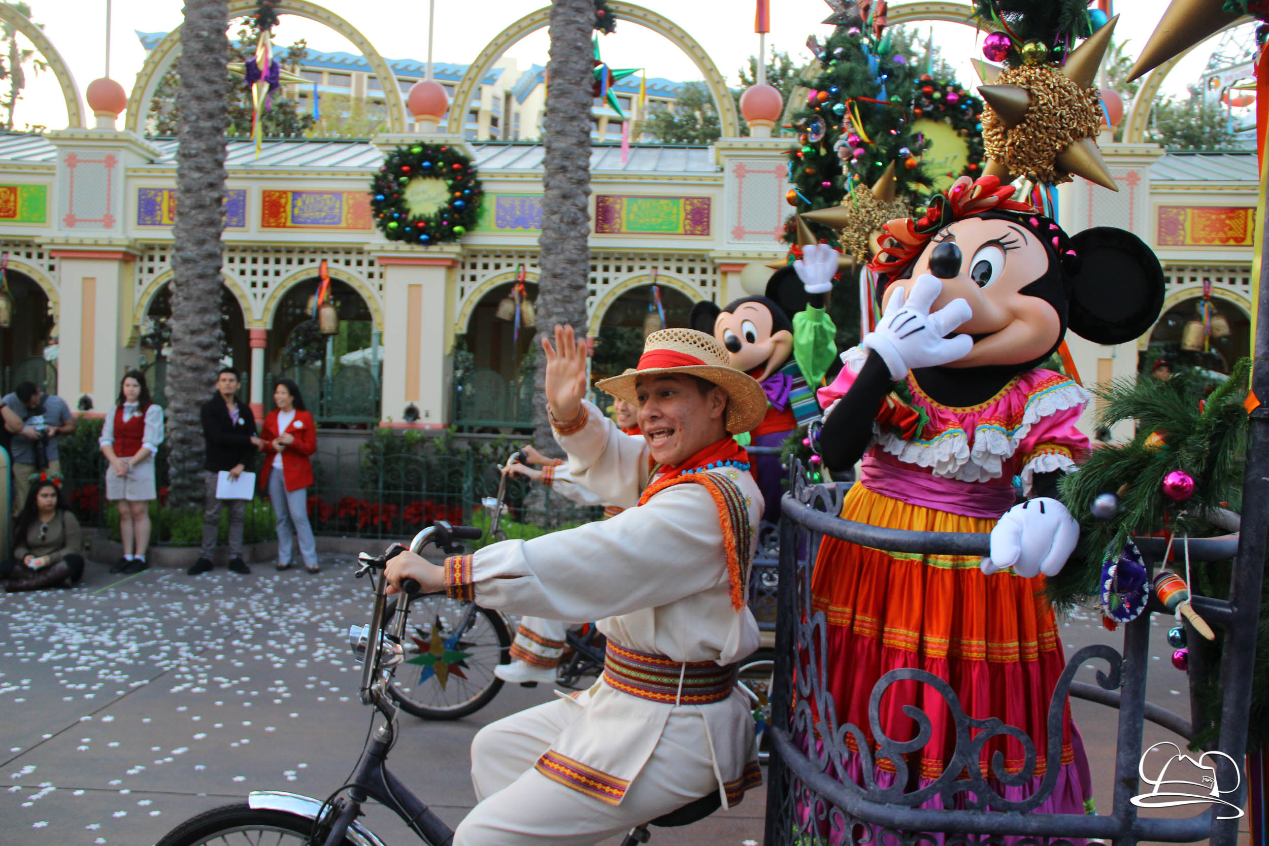 Disney ¡Viva Navidad! Festival of Holidays Disneyland Resor Daps