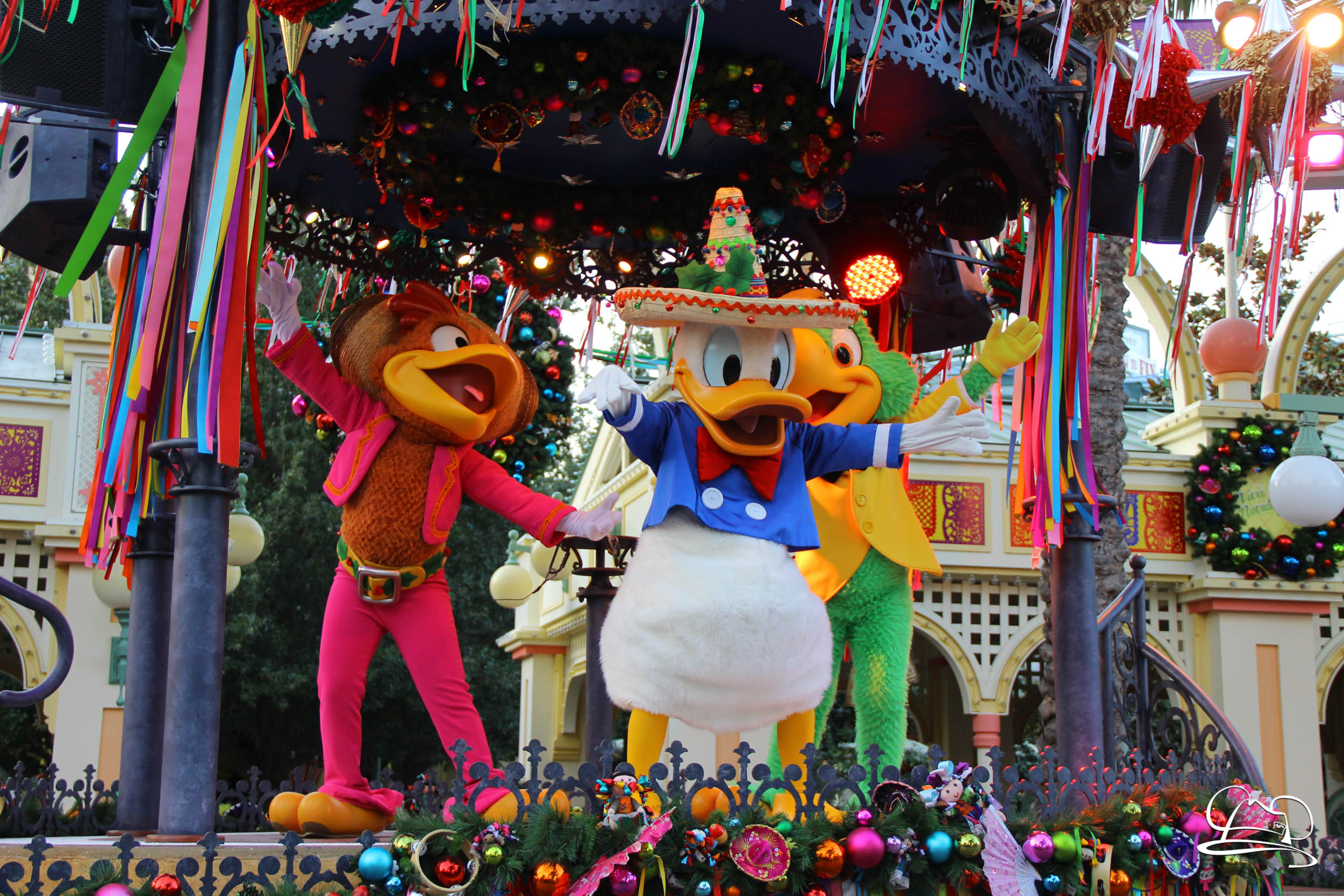 The Spirit of the Season is Alive with Disney ¡Viva Navidad! at Disney California Adventure!