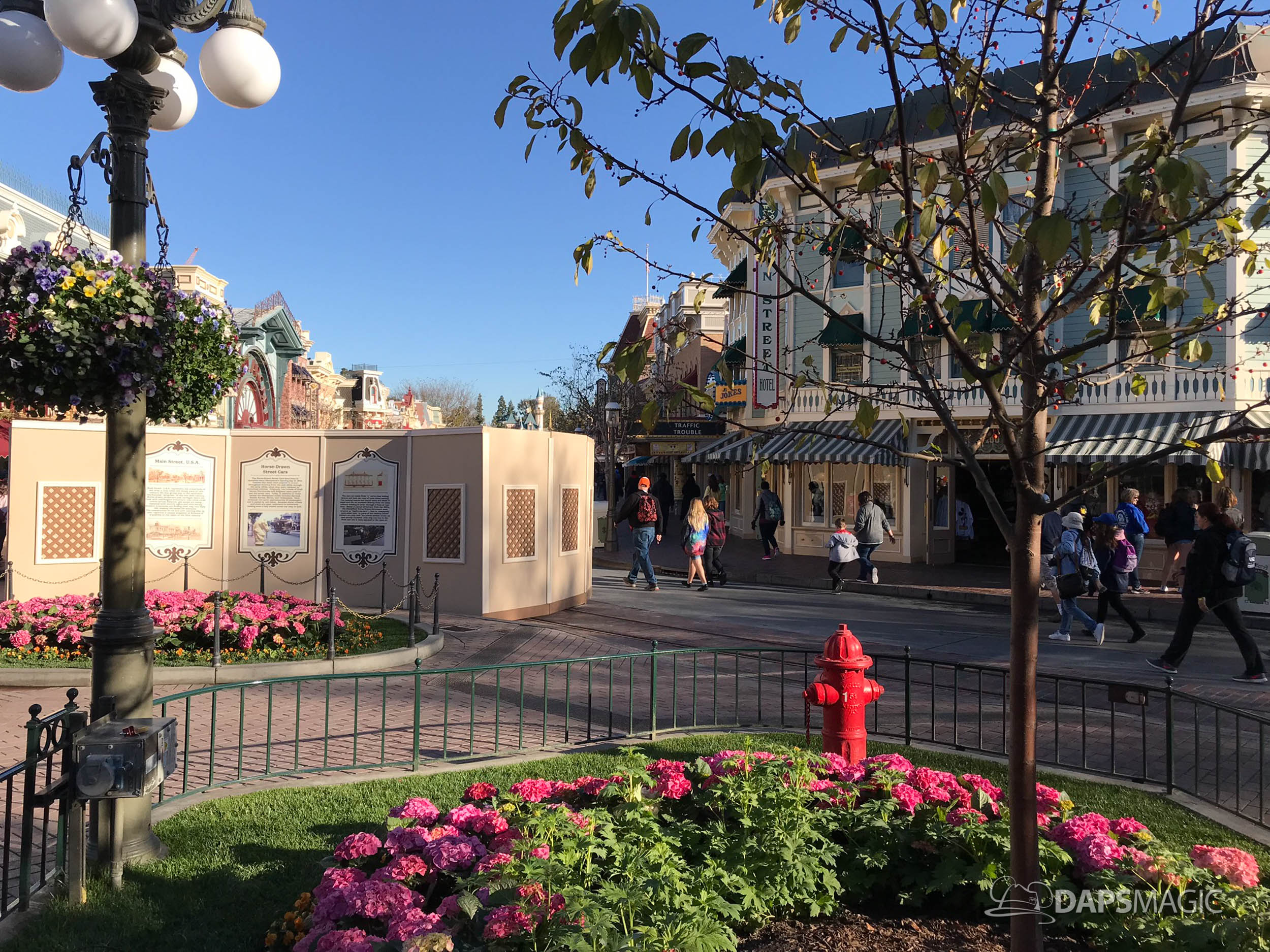 Disneyland Town Square Bricks With Walls Down in Spring13 DAPS MAGIC