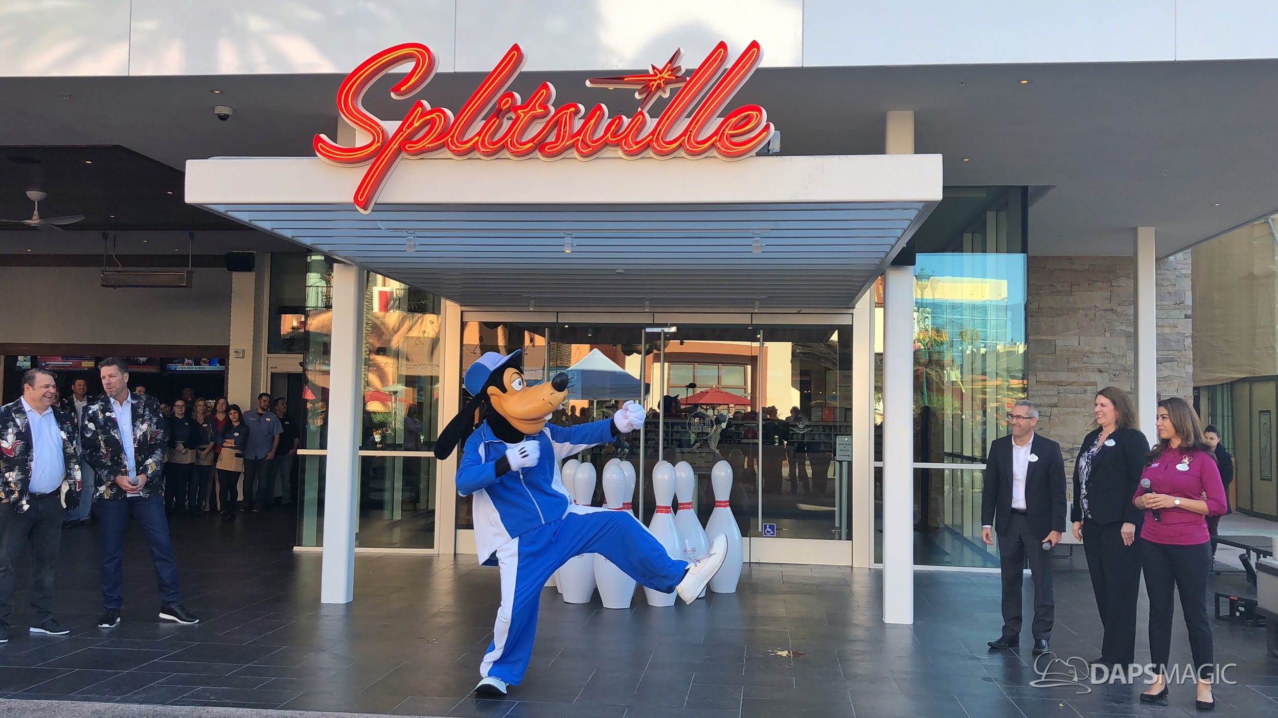 Now Open! Splitsville Luxury Lanes at Downtown Disney District at the  Disneyland Resort