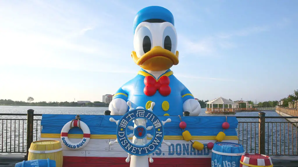 Giant Donald Duck at Shanghai Disney Resort