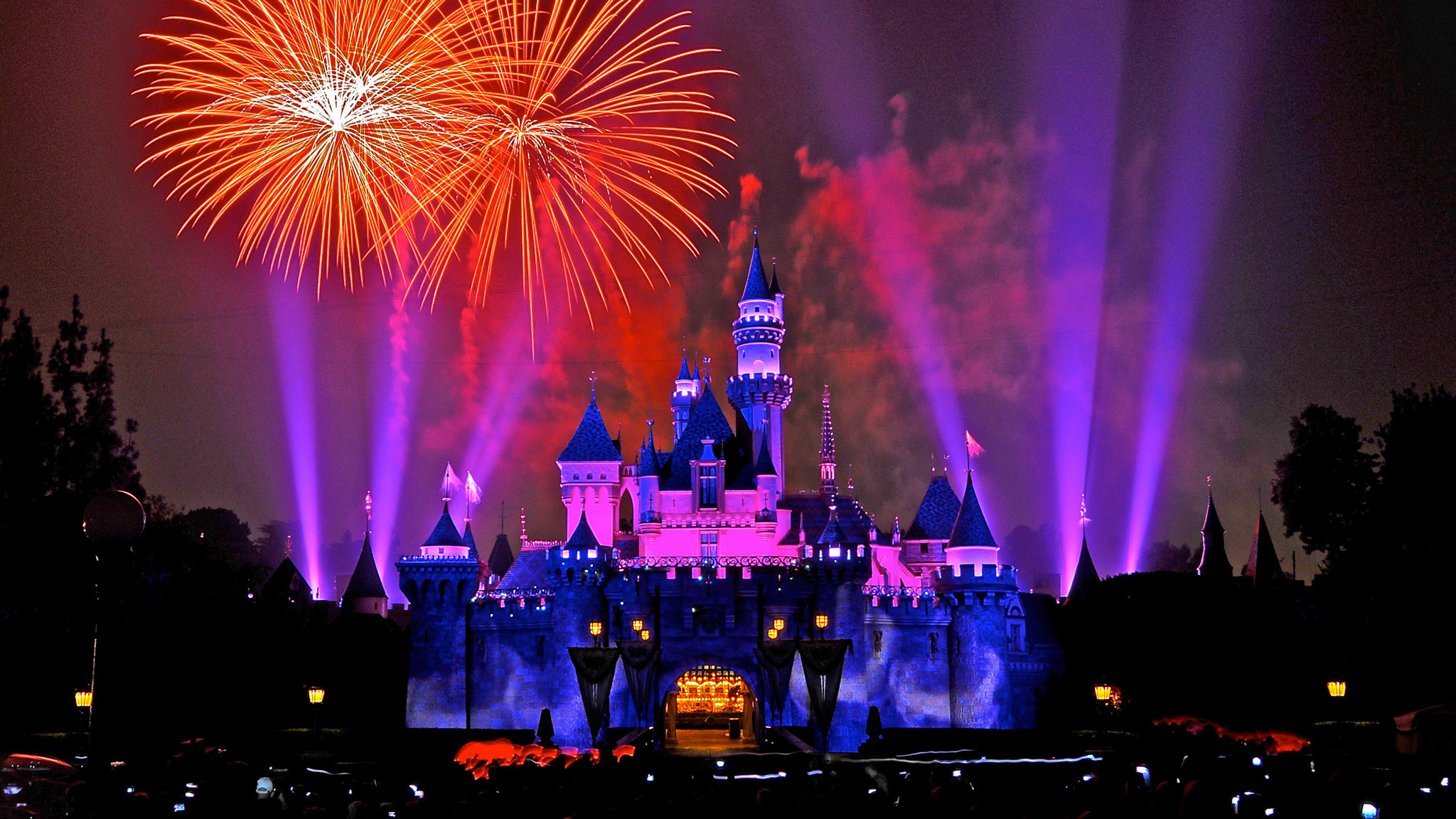 Remember… Dreams Come True Fireworks Returning to Disneyland Resort