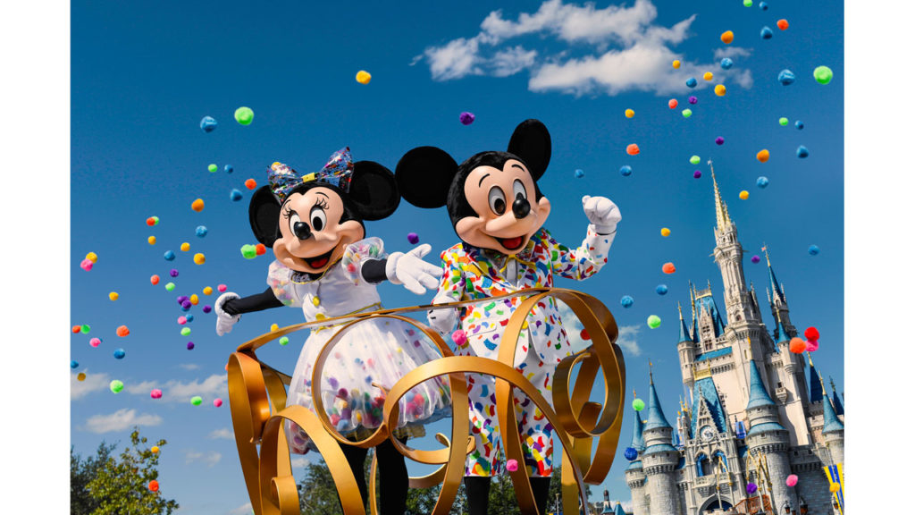 Mickey and Minnie Mouse Get New Outfits For 90th Celebration!