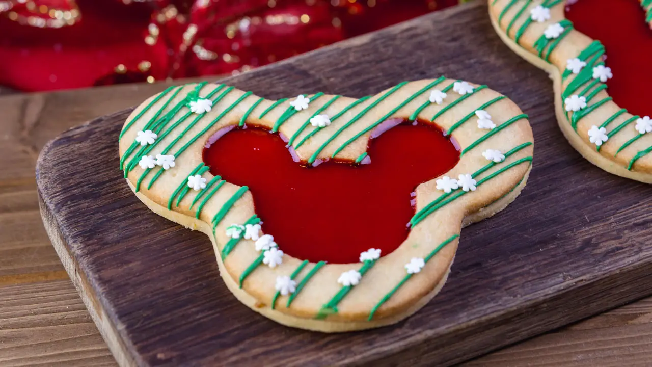 Your Official Food Guide to the Most Magical Time of Year at the Disneyland Resort