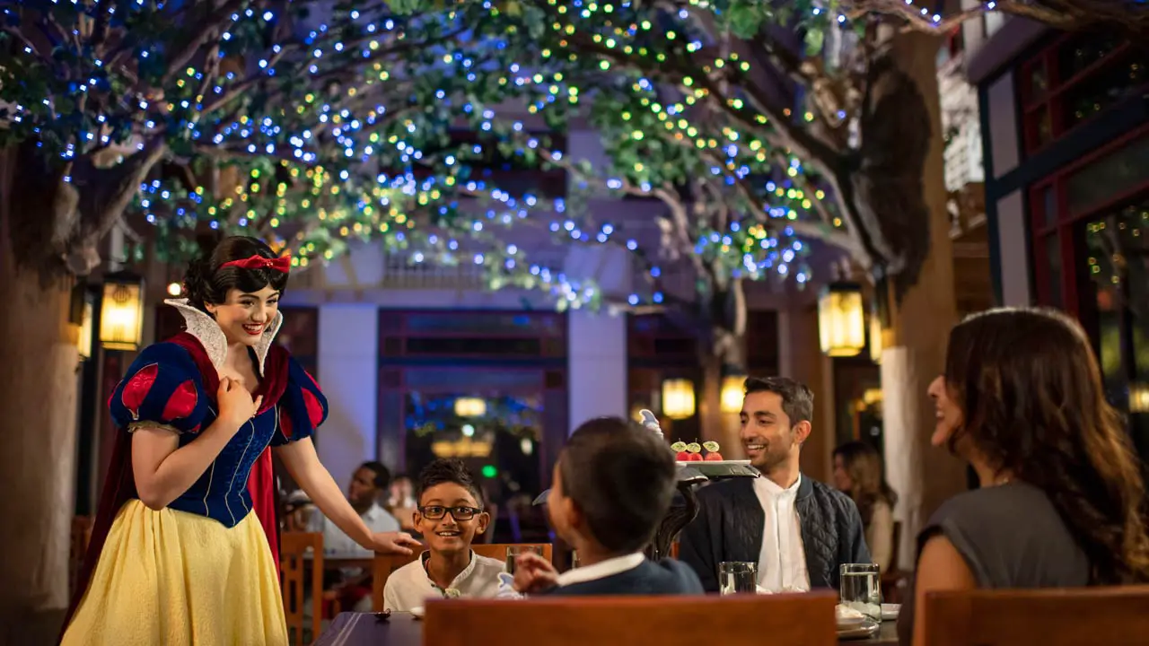 Artist Point Reopens with Storybook Dining at Disney’s Wilderness Lodge with Snow White!