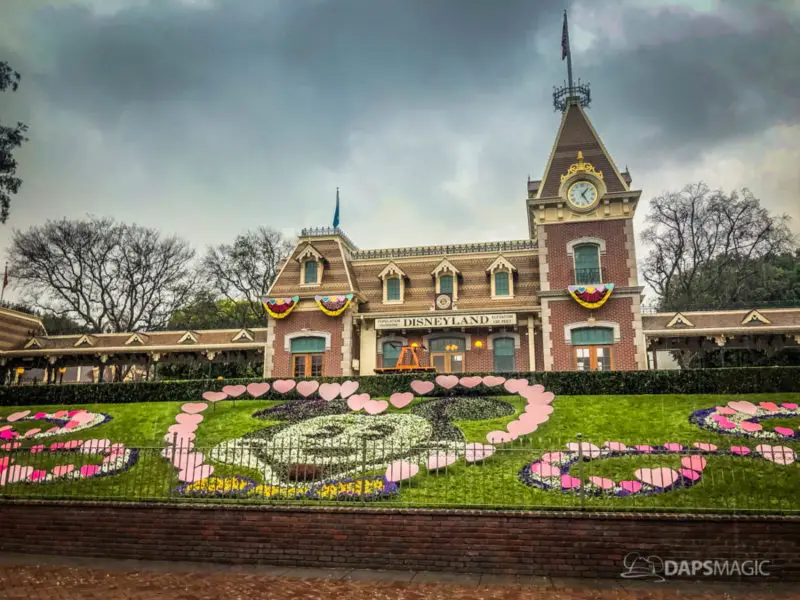 Disneyland to Close Early Due to Heavy Rains