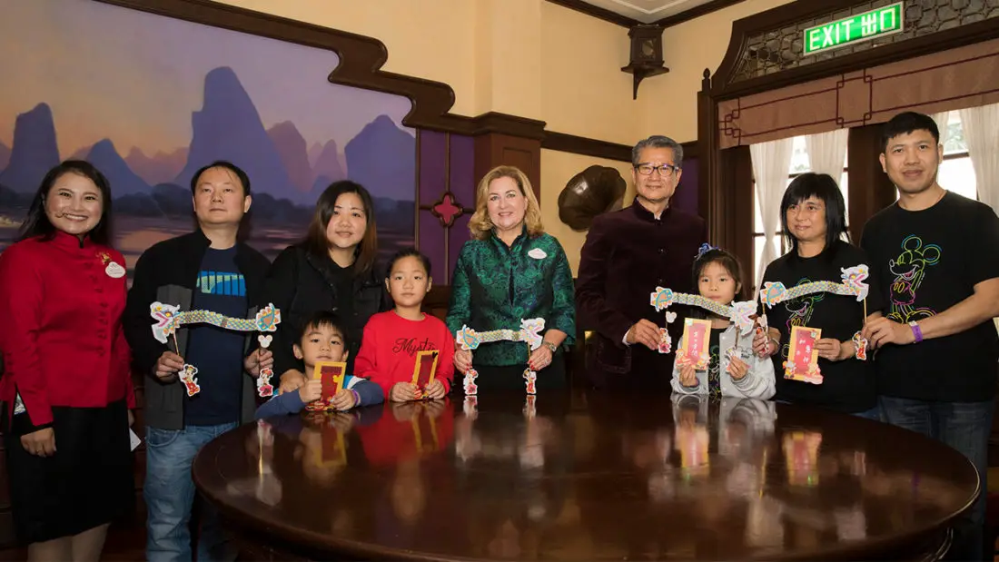 Hong Kong Disneyland Encourages Families to Volunteer and “Give a Day, Get a Disney Day”