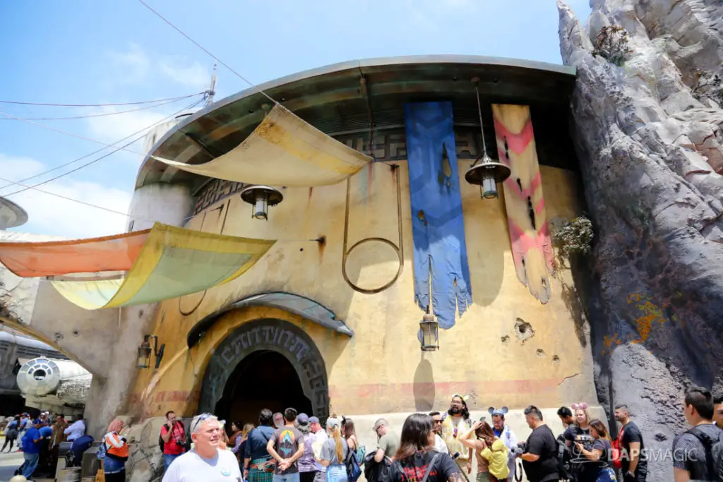 Oga's Cantina - Star Wars Galaxy's Edge