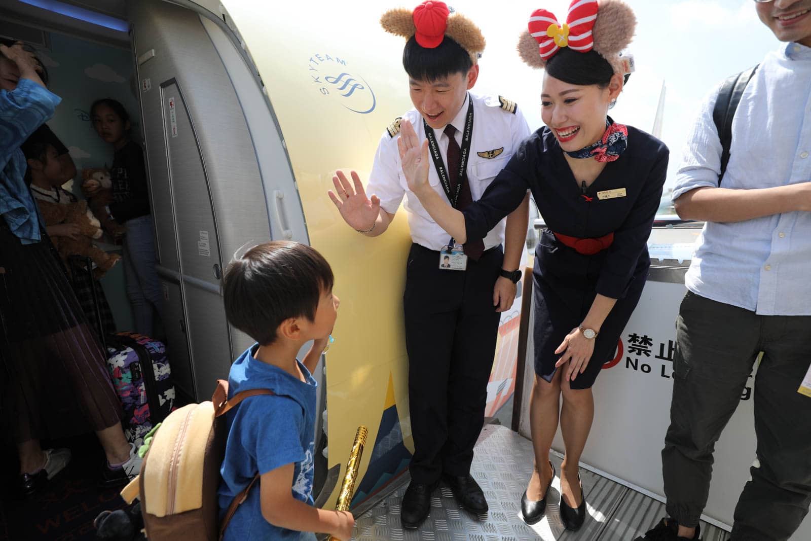 Shanghai Disney Resort Duffy Month China Eastern Airlines 11