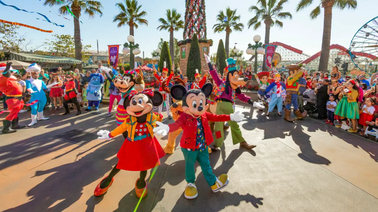 Mickey’s Happy Holidays Brings Extra Holiday Cheer to Disney California Adventure!