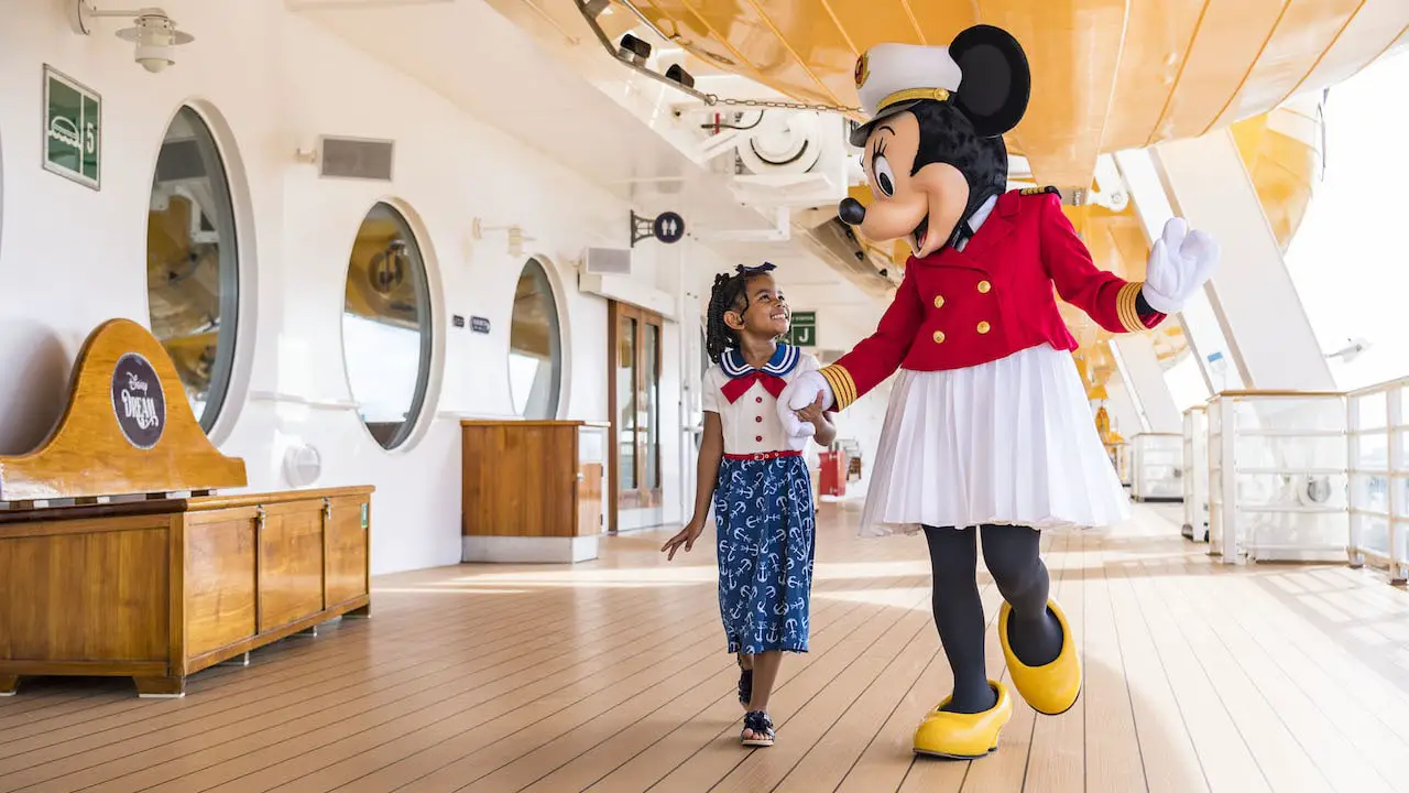 Disney Cruise Line Unveils Sail Away Minnie Collection