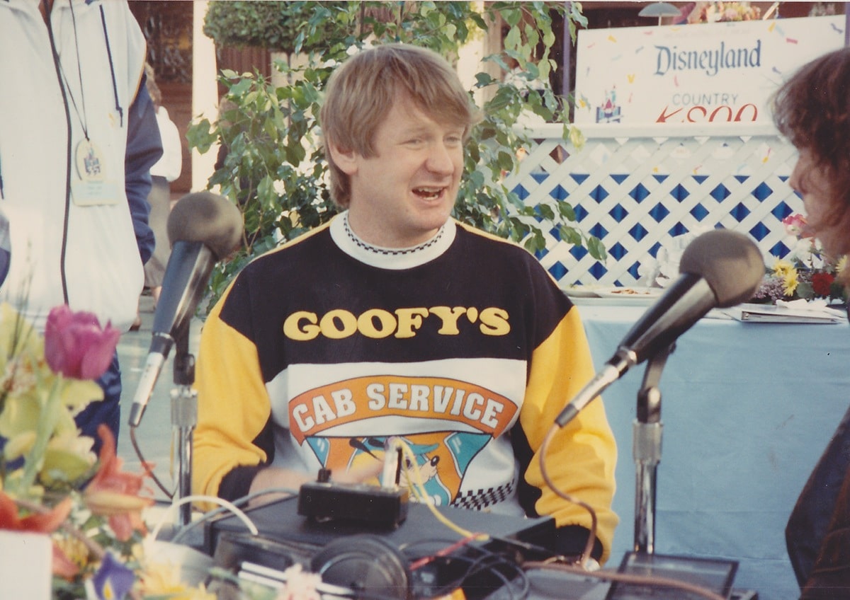 A young Bill Farmer giving a live radio interview as Goofy