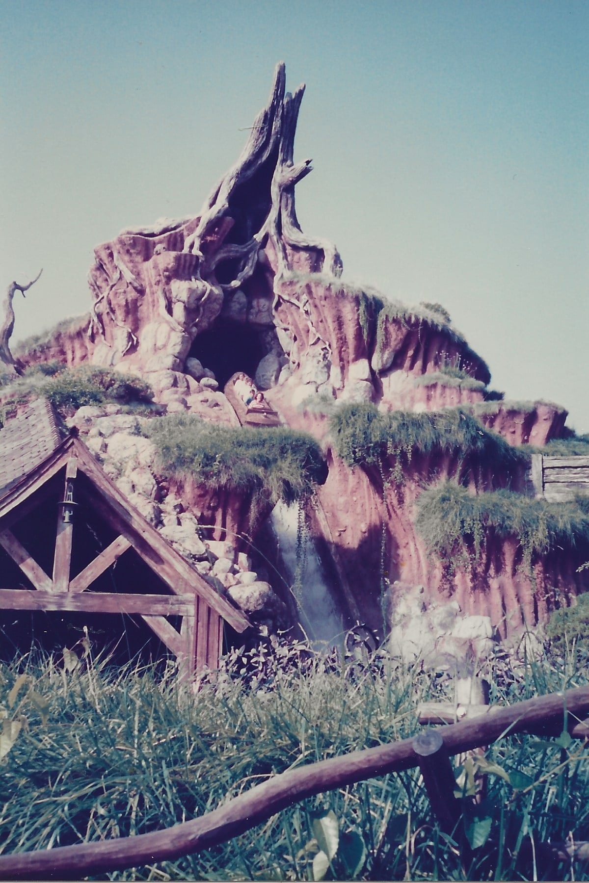 Splash Mountain as it appeared shortly after its opening