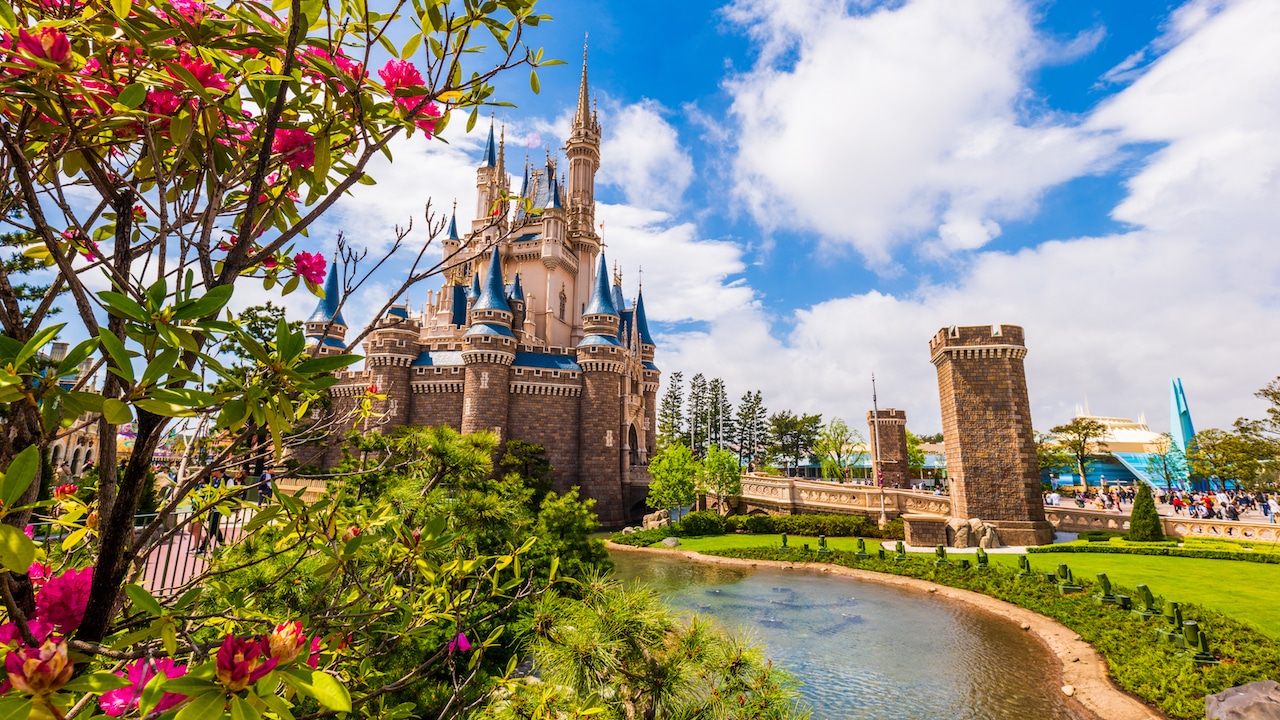 Tokyo Disneyland Resort App Now Available on International App Stores