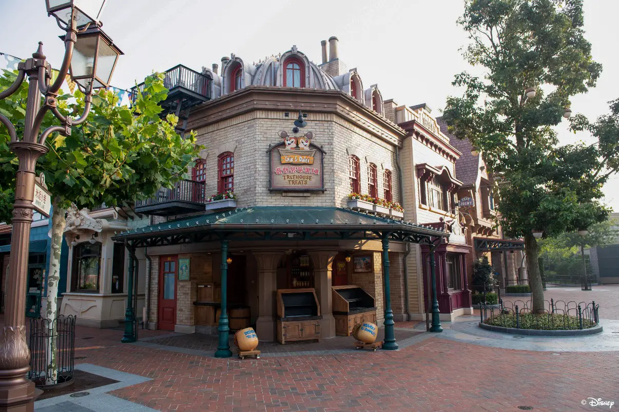 Chip & Dale’s Treehouse Treats