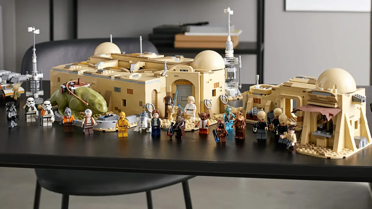 LEGO Unveils Massive Mos Eisley Cantina Star Wars Set
