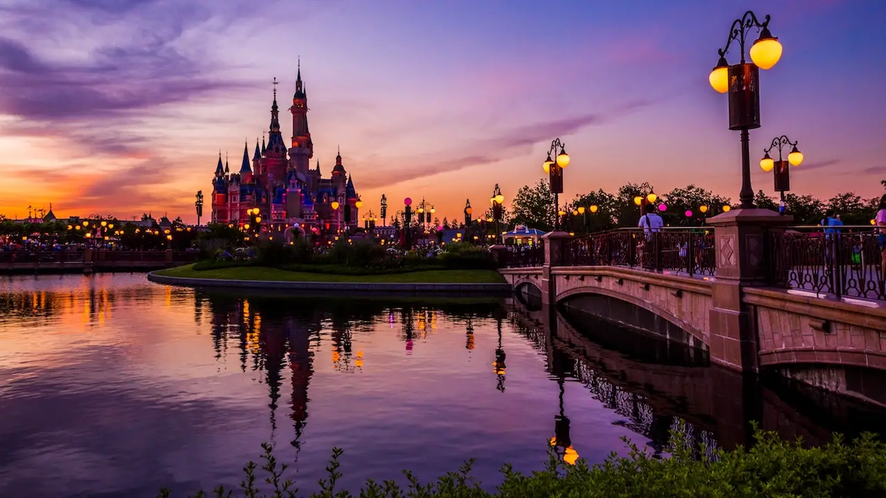 Shanghai Disney Resort Launches New Shanghai Disneyland Senior Seasonal Pass for Senior Citizens to Enjoy a New Season of Magic