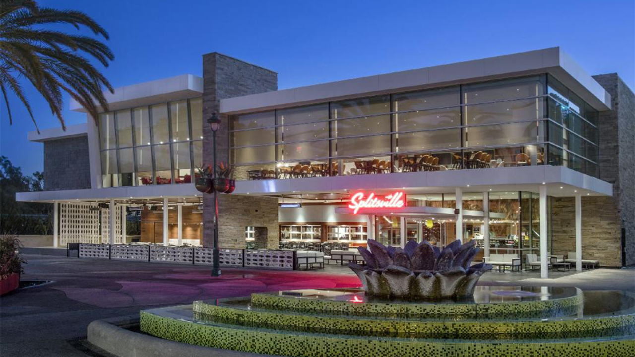 Splitsville Luxury Lanes Reopens for Outdoor Dining at Disneyland Resort