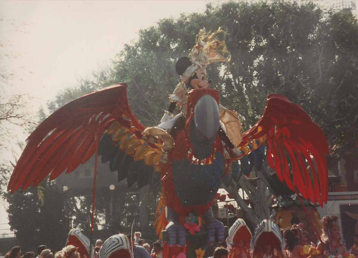 In addition to her larger-than-life appearance, Minnie herself rode aboard a colorful parrot in the parade.