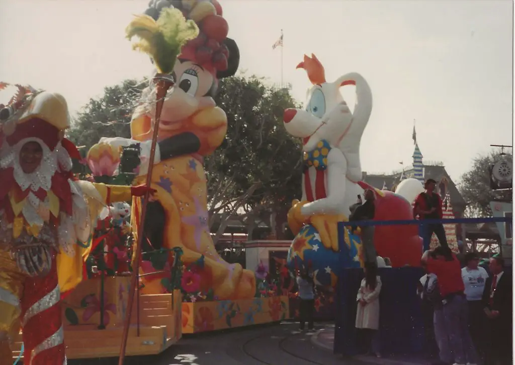 Party Gras! Disneyland’s Official 35th Anniversary Parade! - 30 Years ...