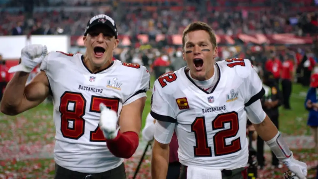 Super Bowl Heroes Tom Brady and Rob Gronkowski Appear in Iconic ‘I’m ...