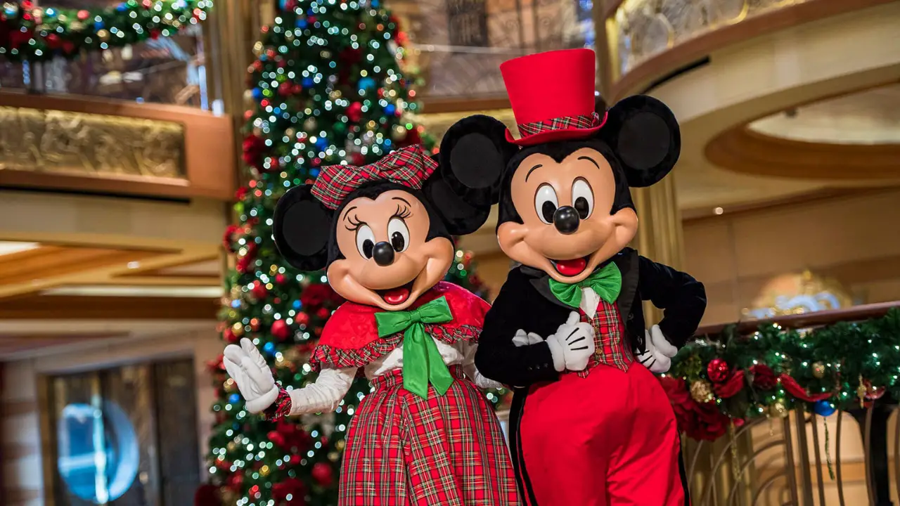 Disney Cruise Line Offers More Holiday Cheer Than Ever Before in Fall 2022