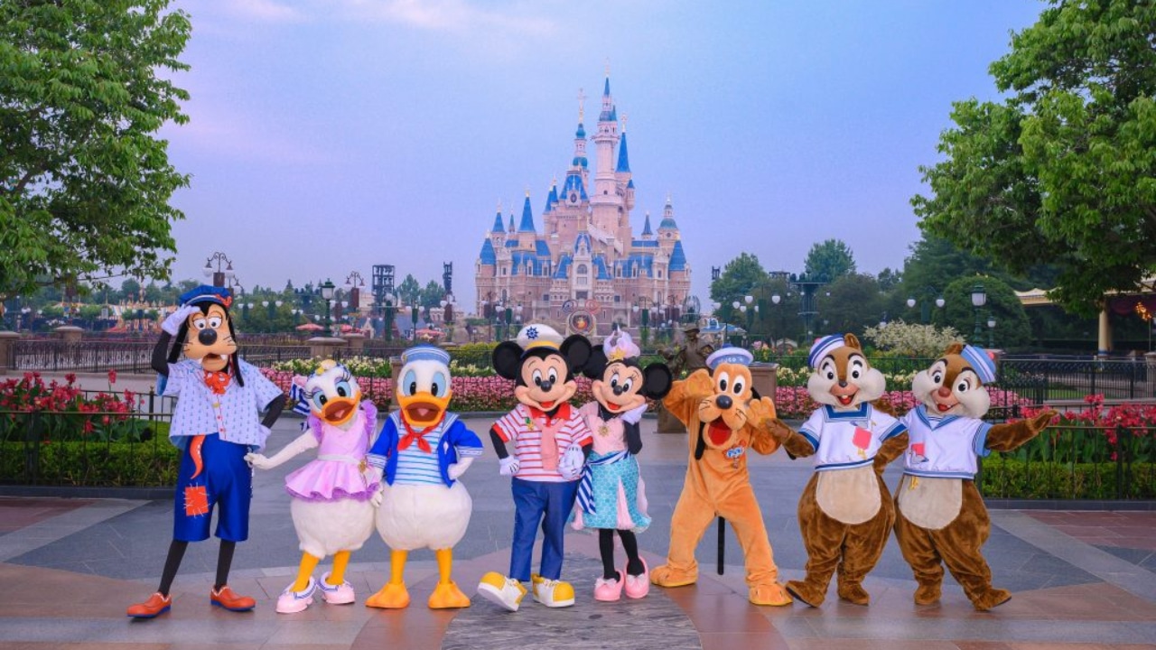 Shanghai Disney Resort Closes Due to Pandemic