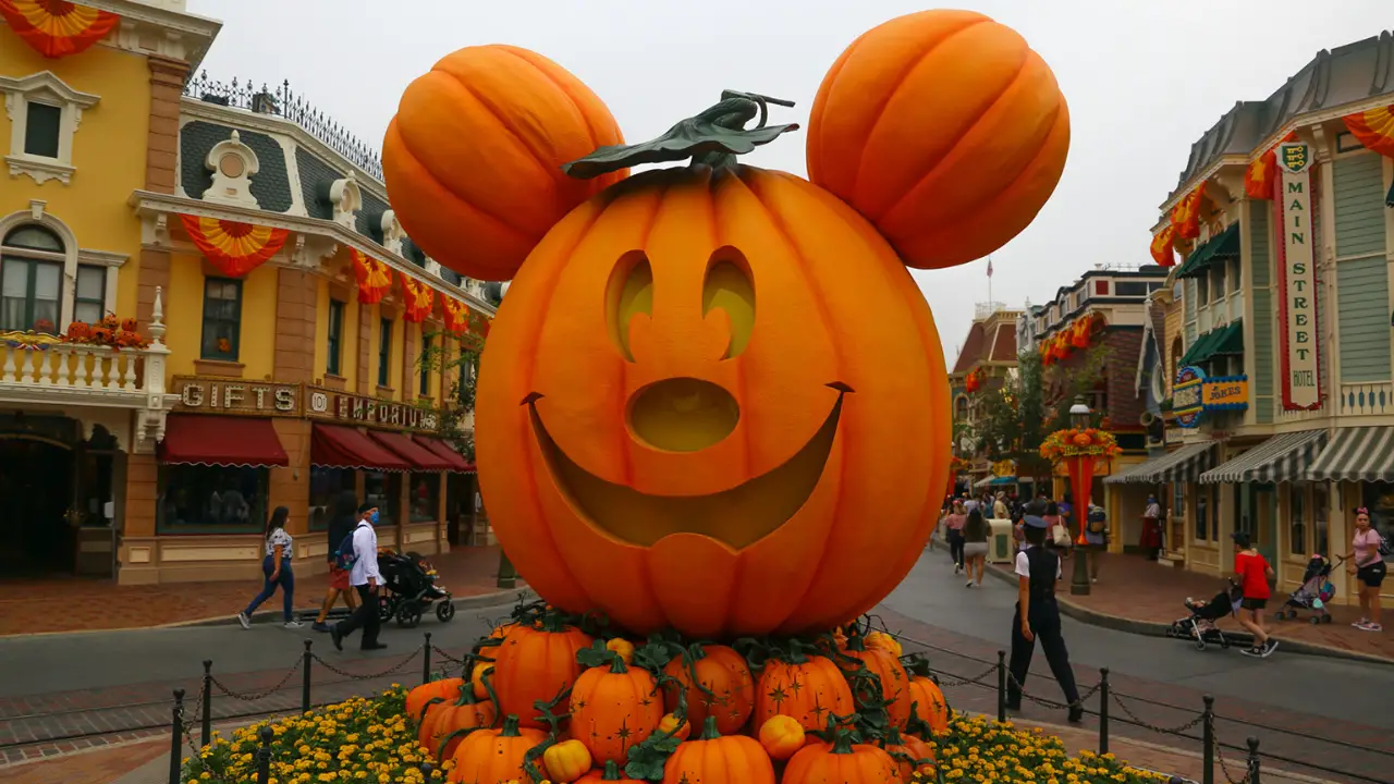 Pictorial: A Look at the First Day of Halloween Time at the Disneyland Resort