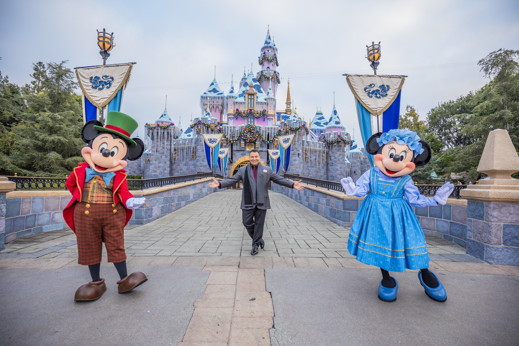 Disneyland President Shares First Look at Mickey and Minnie’s New
