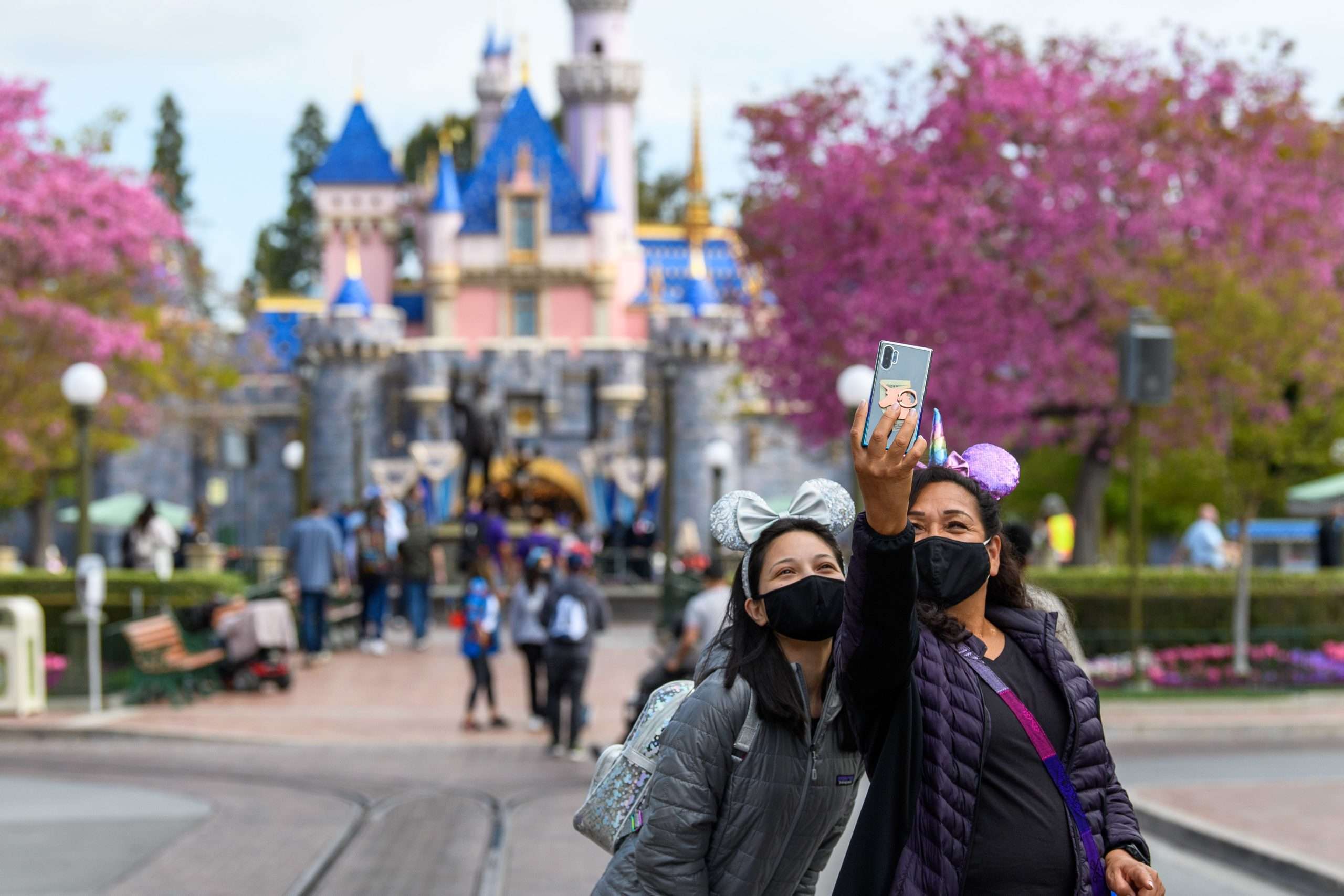 Disneyland Resort Removing Mask Requirement Indoors