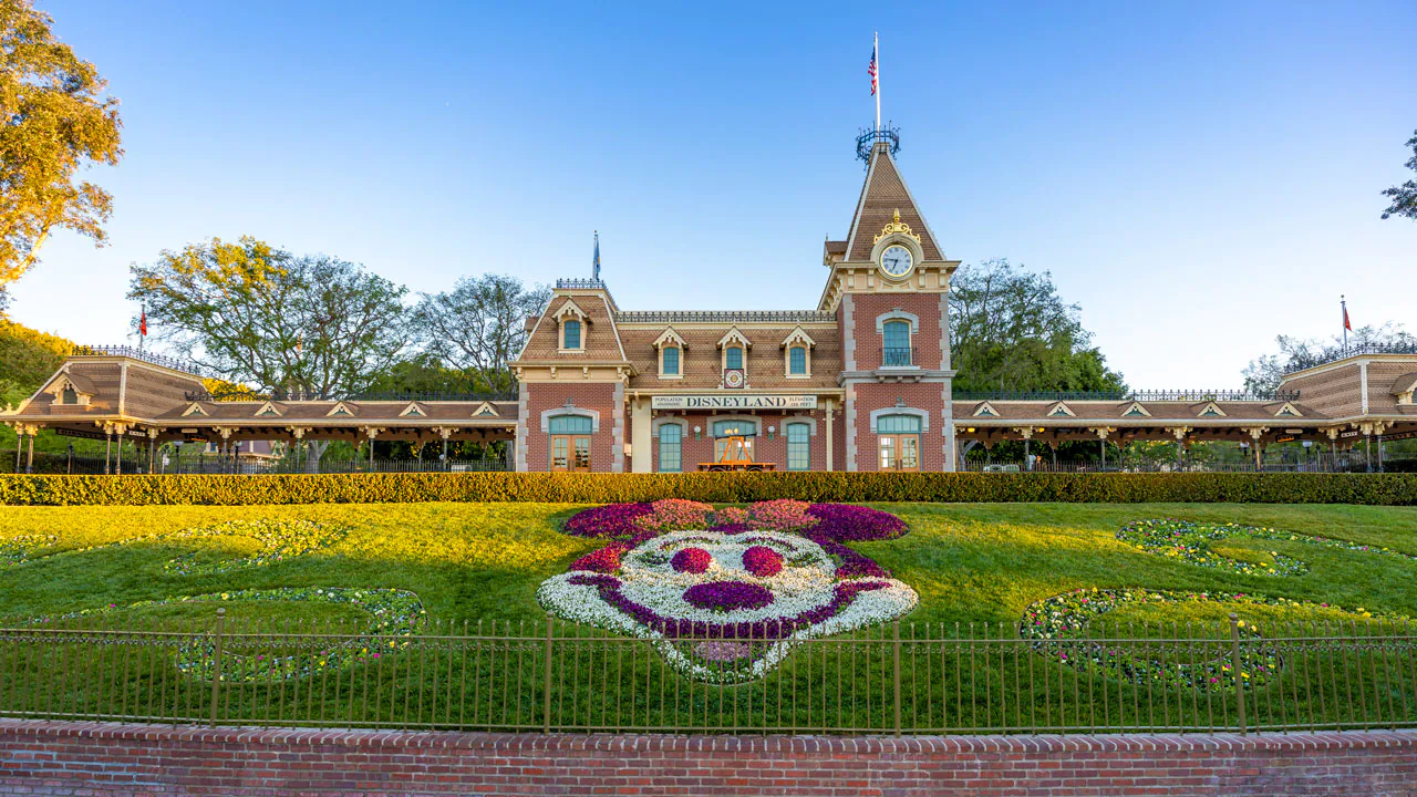 Floral Minnie Mouse Installed at Disneyland Entrance for Women’s History Month