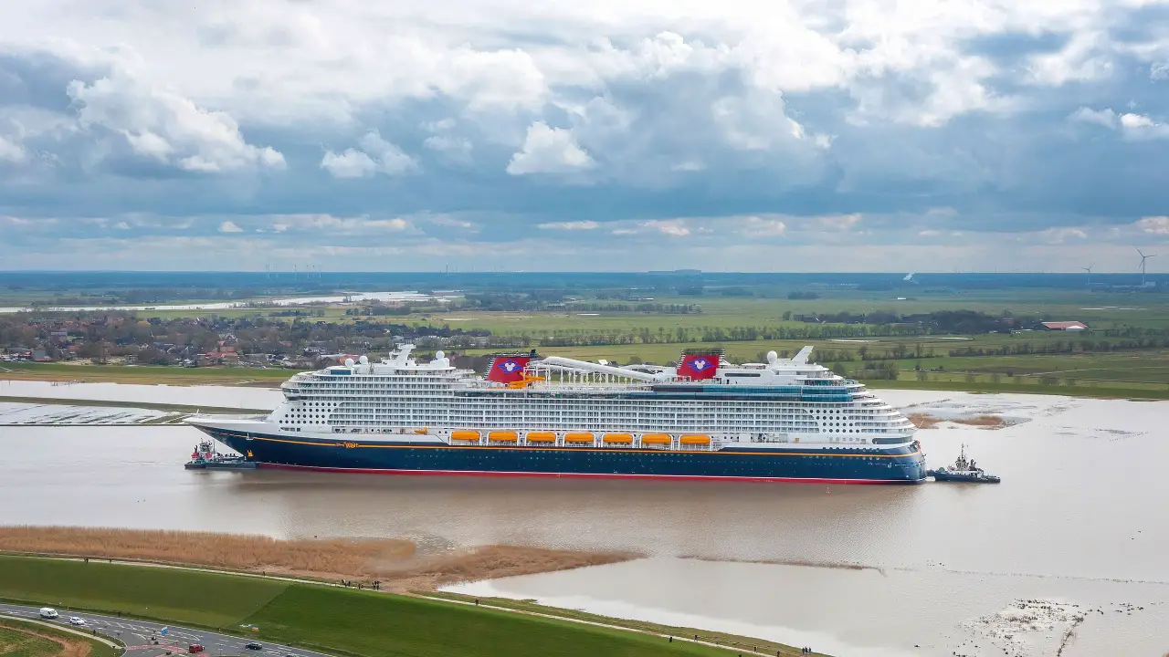 Disney Wish Leaves Shipyard and Cruises to the North Sea